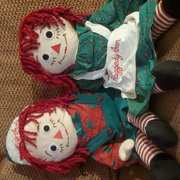 Raggedy Ann & Andy in Christmas Outfit - Picture 2 of 5